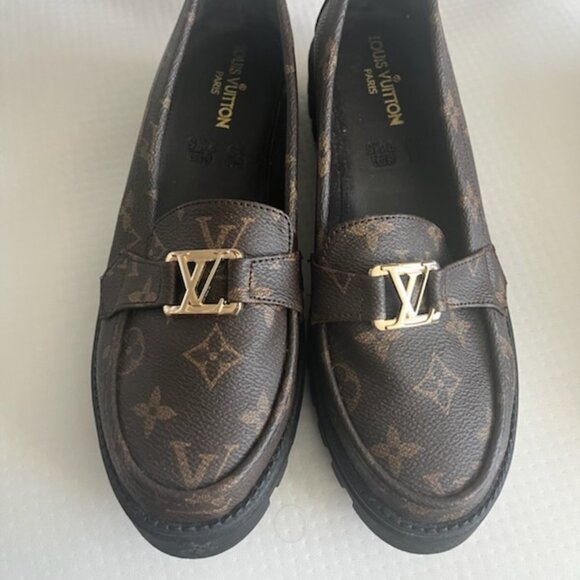 LOUIS VUITTON LV monogram Loafers Womens US 8-8.5/ EU 39 - Picture 1 of 1